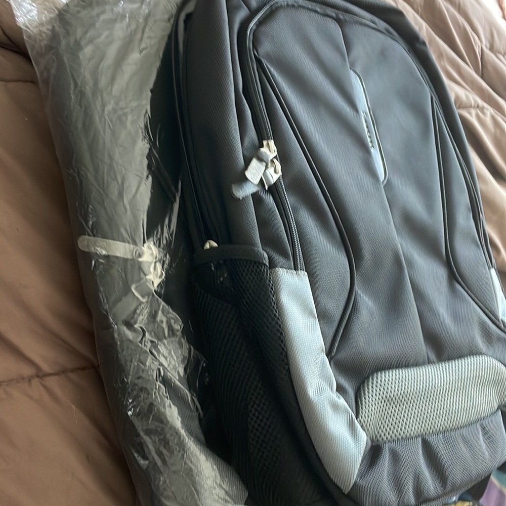 Backpack - Picture 3 of 4